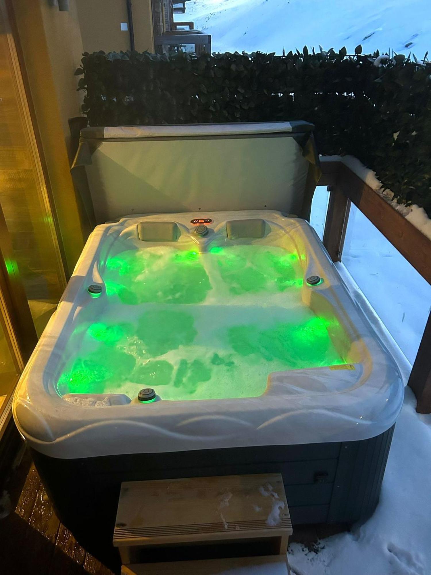 Chalet Jasna Wellness Apartment Maxim Jacuzzi & Sauna デマノブスカ・ドリーナ エクステリア 写真
